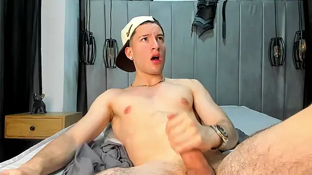 HunterHeat  online show from November 30, 12:11 am