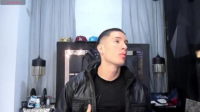 HunterHeat  online show from April 24, 12:18 pm