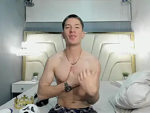 HunterHeat  online show from September 25, 7:09 pm