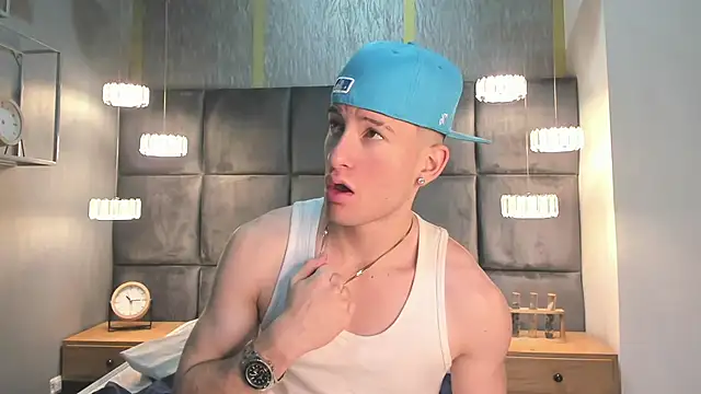 HunterHeat  online show from November 26, 11:43 am