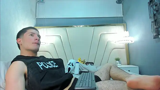 HunterHeat  online show from September 21, 12:10 pm