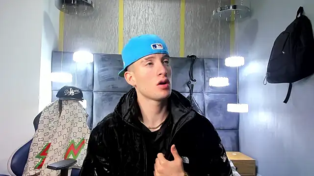 HunterHeat  online show from March 18, 12:51 pm