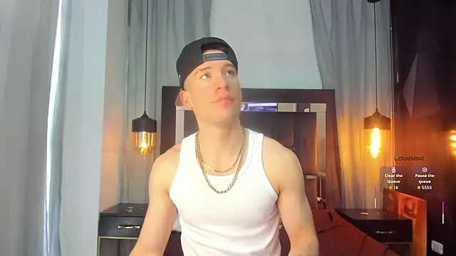 HunterHeat  online show from December 14, 6:02 pm