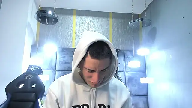 HunterHeat  online show from March 19, 12:05 pm