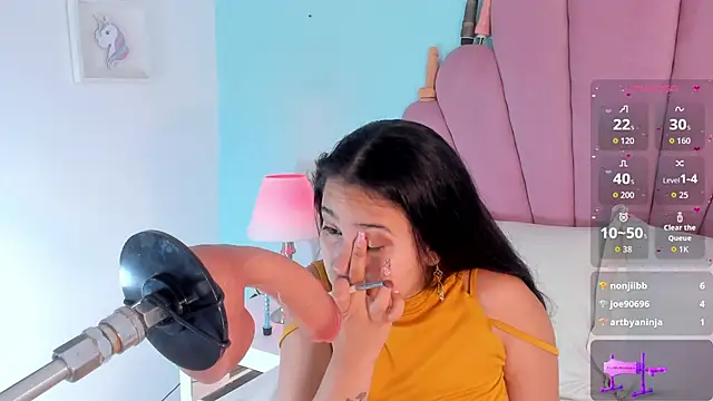 Snapshot of emma_clarke_ chatting on October 24, 4:00 am emma clarke online show from October 24, 4:00 am