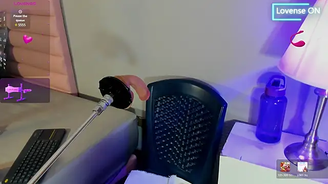 emma clarke  online show from April 6, 3:24 am