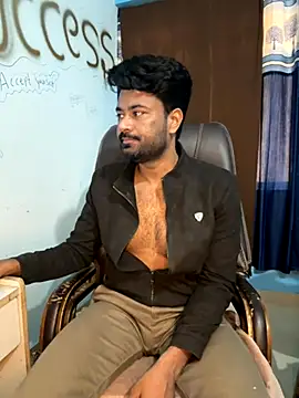 Snapshot of MeekBatgirl chatting on November 28, 2:12 am MeekBatgirl online show from November 28, 2:12 am