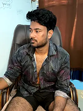 Snapshot of MeekBatgirl chatting on November 15, 6:28 am MeekBatgirl online show from November 15, 6:28 am