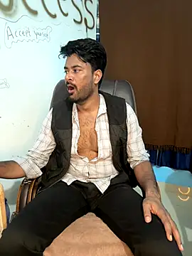 Snapshot of MeekBatgirl chatting on November 20, 1:34 pm MeekBatgirl online show from November 20, 1:34 pm