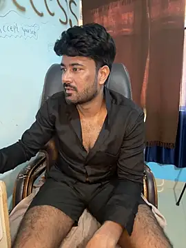 Snapshot of MeekBatgirl chatting on November 10, 7:35 am MeekBatgirl online show from November 10, 7:35 am