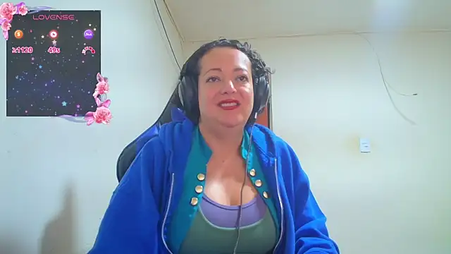 Snapshot of Miss_Oriana chatting on November 21, 8:52 pm Miss Oriana online show from November 21, 8:52 pm