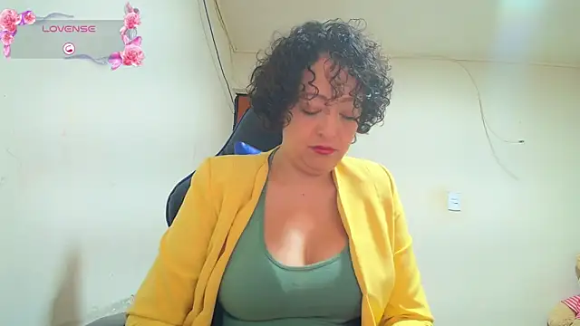 Snapshot of Miss_Oriana chatting on November 1, 6:19 am Miss Oriana online show from November 1, 6:19 am