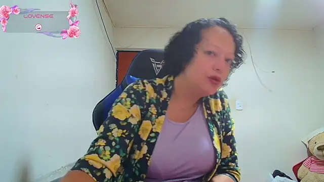 Snapshot of Miss_Oriana chatting on November 9, 10:25 pm Miss Oriana online show from November 9, 10:25 pm