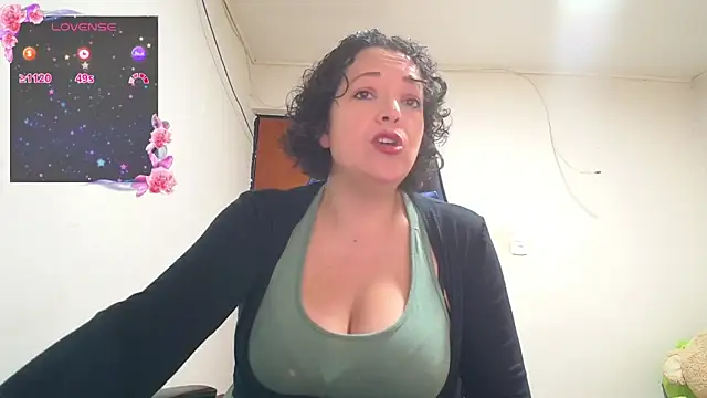 Snapshot of Miss_Oriana chatting on November 26, 4:40 pm Miss Oriana online show from November 26, 4:40 pm