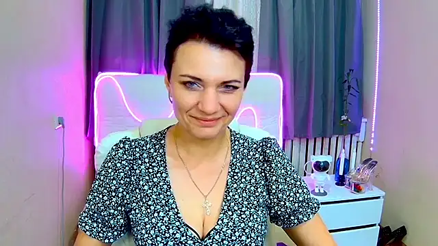 Snapshot of AvaSaturnian chatting on September 14, 6:14 am AvaSaturnian online show from September 14, 6:14 am