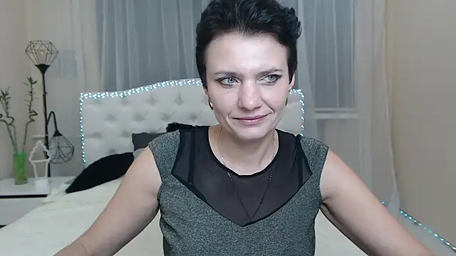 AvaSaturnian online show from November 7, 1:26 pm