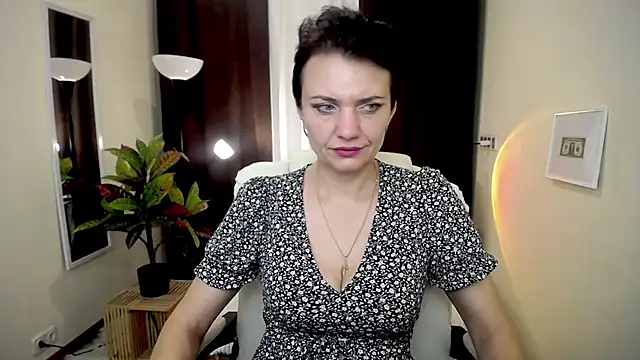 Snapshot of AvaSaturnian chatting on October 9, 12:28 pm AvaSaturnian online show from October 9, 12:28 pm