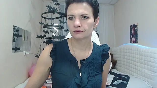 AvaSaturnian online show from November 4, 7:23 am