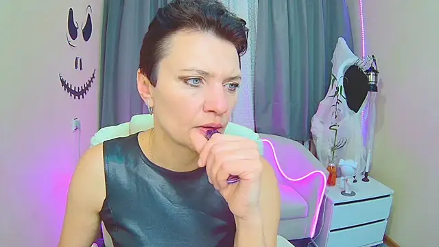 AvaSaturnian online show from November 6, 7:34 am