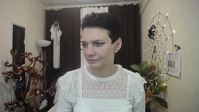 Snapshot of AvaSaturnian chatting on October 15, 12:24 pm AvaSaturnian online show from October 15, 12:24 pm