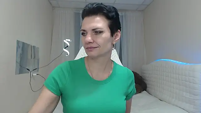 AvaSaturnian online show from November 16, 1:05 pm