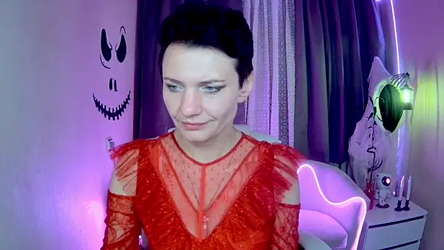 AvaSaturnian online show from October 21, 12:59 pm