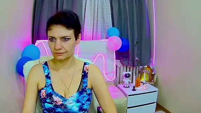 Snapshot of AvaSaturnian chatting on October 4, 6:26 am AvaSaturnian online show from October 4, 6:26 am