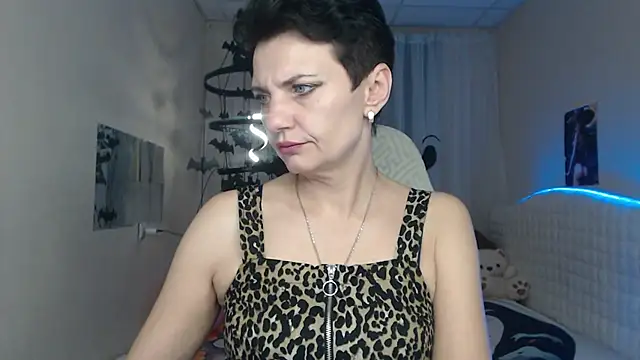 AvaSaturnian online show from October 28, 1:43 pm