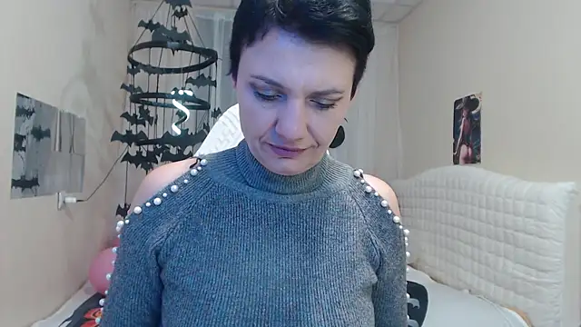 Snapshot of AvaSaturnian chatting on October 13, 12:18 pm AvaSaturnian online show from October 13, 12:18 pm