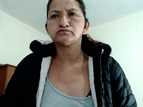 Snapshot of Lucy_Squirt69 chatting on October 17, 9:56 am Lucy Squirt69 online show from October 17, 9:56 am