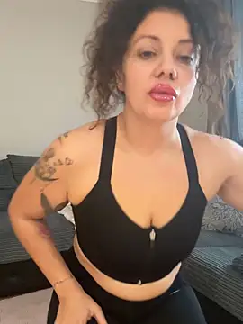 caramelandCurls online show from October 14, 10:05 am