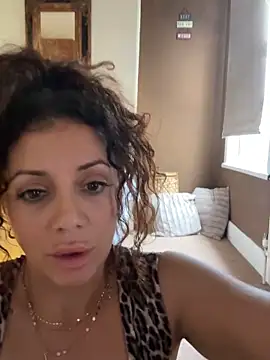 caramelandCurls online show from October 8, 11:56 am