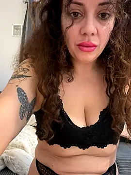 caramelandCurls online show from October 13, 8:38 am