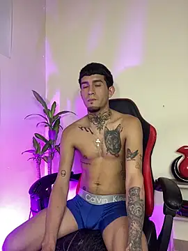 Snapshot of dilan_abraham12 chatting on June 20, 7:57 am dilan abraham12 online show from June 20, 7:57 am