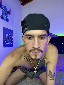 Snapshot of dilan_abraham12 chatting on June 13, 12:41 am dilan abraham12 online show from June 13, 12:41 am