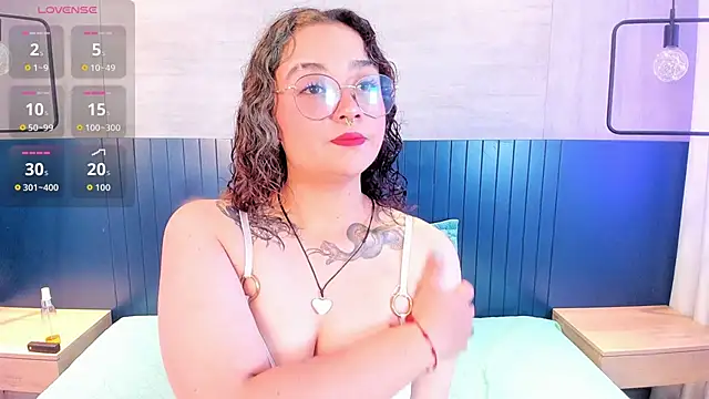 Snapshot of tara_black chatting on September 17, 8:33 pm tara black online show from September 17, 8:33 pm