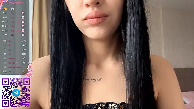 AuraJefcoat online show from March 26, 1:09 pm