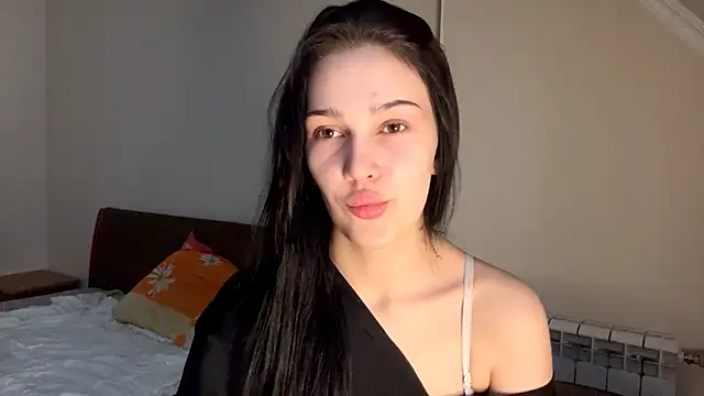 AuraJefcoat online show from May 5, 1:36 pm