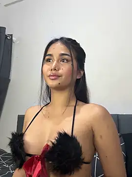 Snapshot of AngelHille chatting on April 8, 5:47 pm AngelHille online show from April 8, 5:47 pm