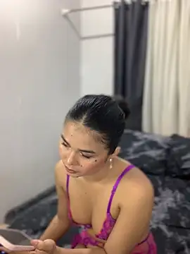 Snapshot of AngelHille chatting on July 2, 6:03 pm AngelHille online show from July 2, 6:03 pm