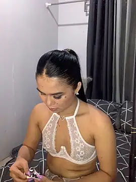 Snapshot of AngelHille chatting on November 24, 3:56 pm AngelHille online show from November 24, 3:56 pm