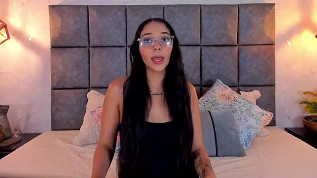Snapshot of Roseaurora chatting on June 19, 10:54 am Roseaurora online show from June 19, 10:54 am