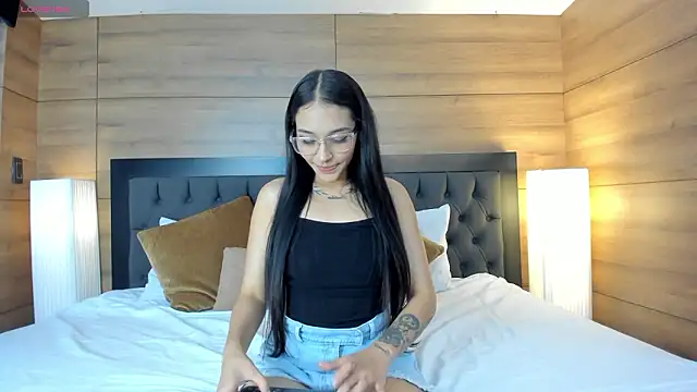 Roseaurora online show from March 6, 12:55 pm