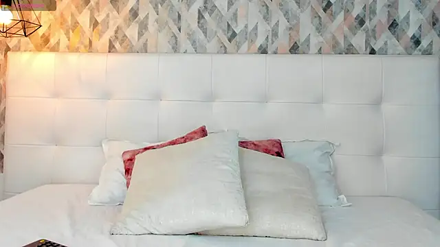 Snapshot of Roseaurora chatting on July 15, 11:17 am Roseaurora online show from July 15, 11:17 am