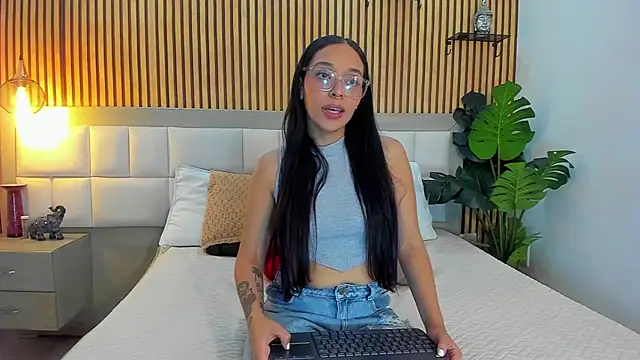 Roseaurora online show from November 15, 12:42 pm