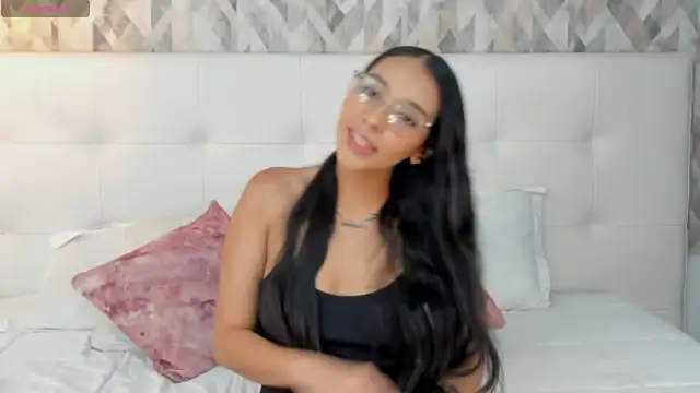 Snapshot of Roseaurora chatting on July 9, 10:59 am Roseaurora online show from July 9, 10:59 am