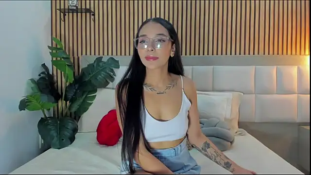 Roseaurora online show from February 7, 12:24 pm