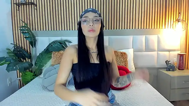 Roseaurora online show from January 15, 1:36 pm