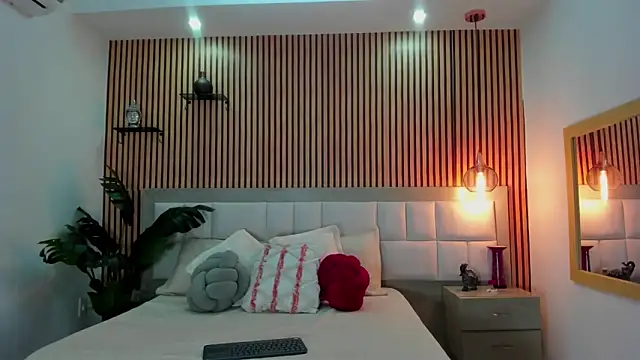 Roseaurora online show from December 20, 12:41 pm