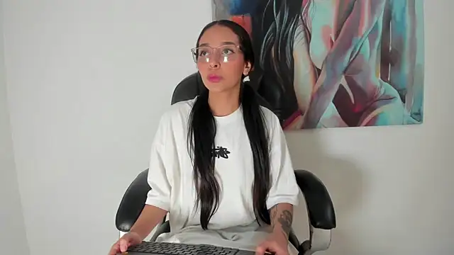 Roseaurora online show from December 4, 12:59 pm